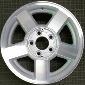 2000 Chevrolet Tahoe Silver Wheel (Remanufactured OEM)