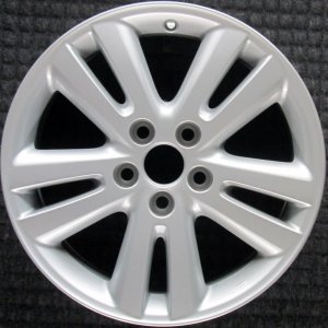 2005-2007 Toyota Highlander Silver Wheel (Remanufactured OEM)