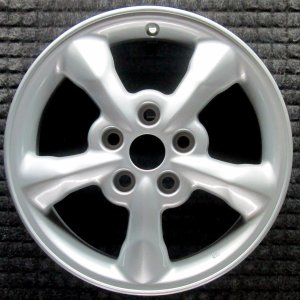 2002-2003 Mitsubishi Diamante Silver Wheel (Remanufactured OEM)