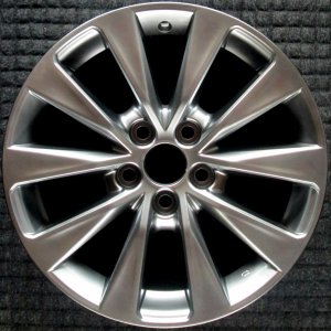 2015-2017 Toyota Camry Silver 17x7 10-Spoke Hyper Silver Alloy Wheel (Remanufactured OEM)