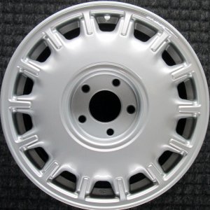 1992-1994 Cadillac Seville Silver Wheel (Remanufactured OEM)