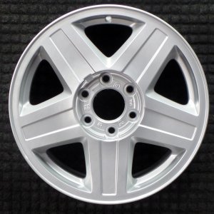 2002-2003 Chevrolet Trailblazer EXT Silver Wheel (Remanufactured OEM)