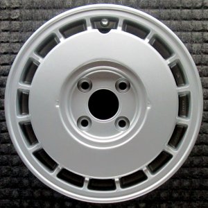 1986-1987 Nissan Maxima Silver Wheel (Remanufactured OEM)