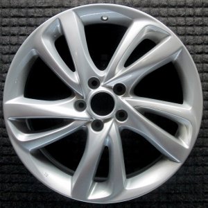 2016-2019 INFINITI QX30 Silver Wheel (Remanufactured OEM)
