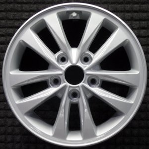 2019-2020 Hyundai Elantra Silver 15x6 10-Spoke Aluminum Alloy Wheel (Remanufactured OEM)