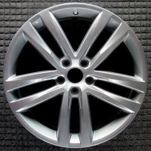 2016-2019 Volkswagen Passat Black 19x8 5-Double-Spoke Painted Charcoal Alloy Wheel (Remanufactured OEM)