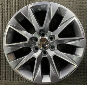 2021-2025 GMC Yukon Black 10-Spoke Machined Charcoal Alloy Wheel (Remanufactured OEM)