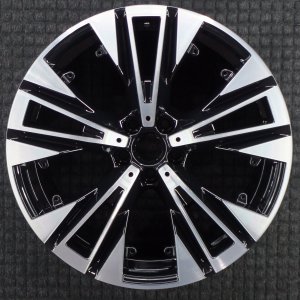2024-2025 BMW 530i Black 20x8.5 Flush Spoke Silver and Black Alloy Wheel (Remanufactured OEM)