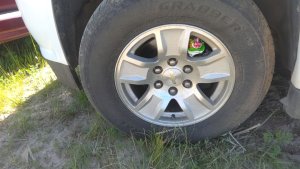 2007-2013 GMC Sierra 1500 17-inch 5-Spoke Machined Silver Alloy Wheel (Used OEM)