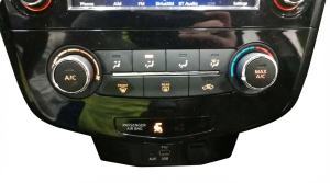 2017-2022 Nissan Rogue Sport Temperature Control Assembly (Used OEM)