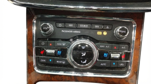 2017-2020 Lincoln Continental Audio and Temperature Control Panel (Used OEM)