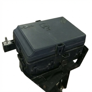 2014-2018 Maserati Quattroporte Underhood Fuse Box Assembly (Used OEM)
