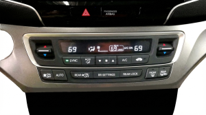 2019-2020 Honda Pilot Console Mounted Automatic Temperature Control Module (Used OEM)