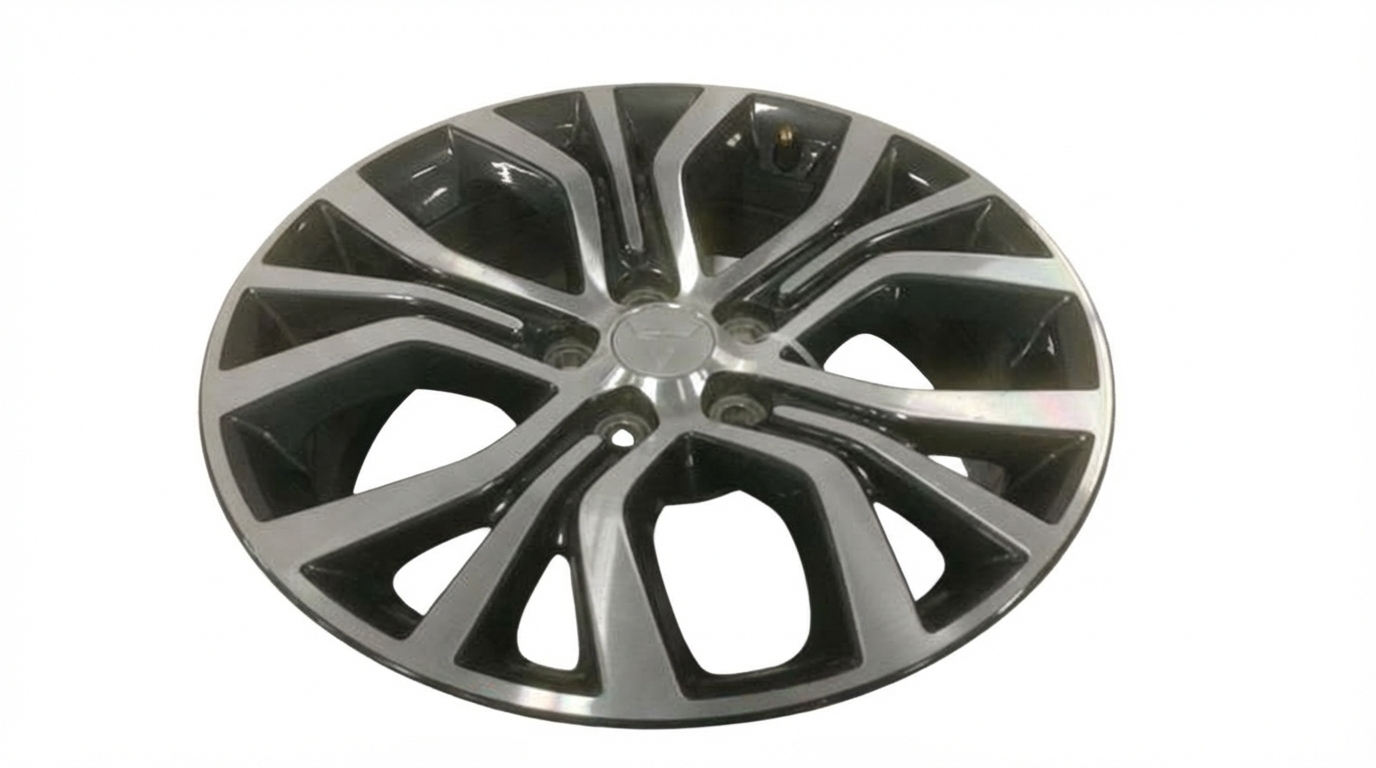 2016-2019 Mitsubishi Outlander Silver 18x7 Machined Charcoal Alloy Wheel (Used OEM)