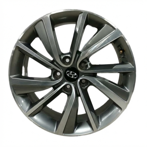 2019-2020 Hyundai Santa Fe 18x7.5 Machined Charcoal Alloy Wheel (Used OEM)