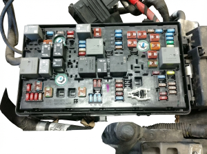 2018-2019 Cadillac XTS Underhood Engine Fuse Box (Used OEM)
