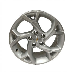 2024-2025 Chevrolet Trax Silver 17x7.5 Silver Painted Alloy Wheel (Used OEM)