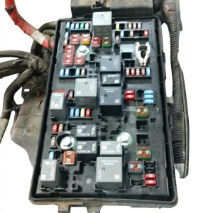 2015-2017 Cadillac XTS Underhood Fuse Box Assembly (Used OEM)