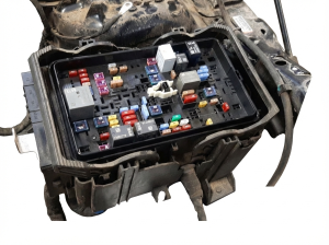 2021 Buick Envision Underhood Fuse Box Assembly (Used OEM)