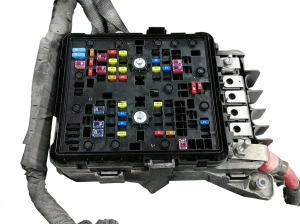 2022 Jeep Grand Cherokee Underhood Engine Fuse Box Assembly (Used OEM)