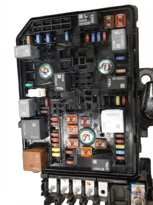 2022 GMC Terrain Underhood Engine Fuse Box Assembly (Used OEM)