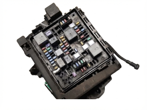 2017-2019 Cadillac XT5 Underhood Engine Fuse Box Assembly (Used OEM)