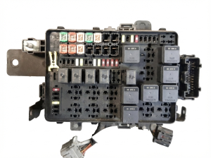 2017 Chrysler 300 Underhood Engine Fuse Box Assembly (Used OEM)