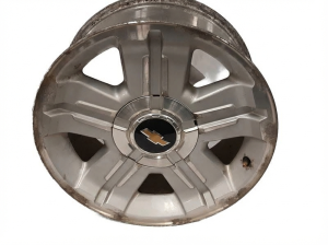 2007-2013 Chevrolet Avalanche 18x8 Machined Silver Alloy Wheel (Used OEM)