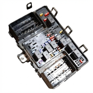 2016-2018 Lincoln MKX Underhood Engine Fuse Box Assembly (Used OEM)