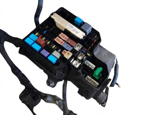 2011-2016 Toyota Sienna Underhood Engine Fuse Box Assembly (Used OEM)