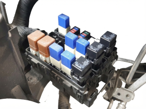 2017-2024 Nissan Armada Underhood Fuse Box Assembly (Used OEM)