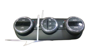 2015-2017 Jeep Renegade Automatic Dual-Zone Temperature Control (Used OEM)