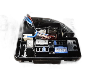 2014-2016 Nissan Rogue Underhood Engine Fuse Box Assembly - Left (Driver) (Used OEM)