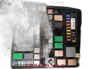 2014-2015 Kia Sorento Underhood Fuse Box Assembly (Used OEM)