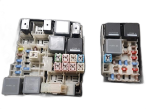 OEM Underhood Engine Fuse Box Assembly for 2017-2018 Ford FOCUS (OEM)
