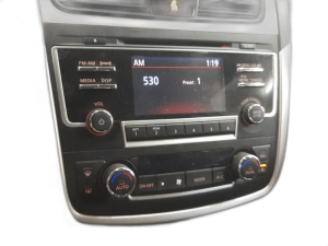 2017 Nissan Altima AM/FM CD XM Radio Receiver (Used OEM)
