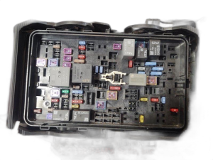 2019-2021 Chevrolet Malibu Engine Fuse Box (Used OEM)