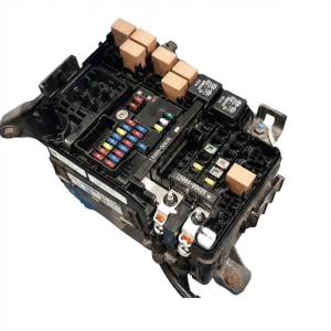 2018-2021 Hyundai Kona Underhood Engine Fuse Box Assembly (Used OEM)