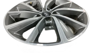 2019-2020 Hyundai Santa Fe Black 18x7.5 Machined Charcoal Alloy Wheel (Remanufactured OEM)