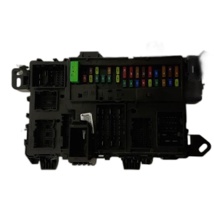 2018-2019 Lincoln Navigator Theft Control Module and Fuse Box Assembly (Used OEM)