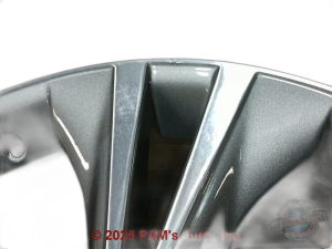 2016-2019 Toyota Highlander Gray 18-Inch 10-Spoke Machined Charcoal Alloy Wheel (Used OEM)