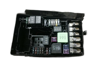 2018-2025 Volkswagen Tiguan Underhood Engine Fuse Box Assembly (Used OEM)