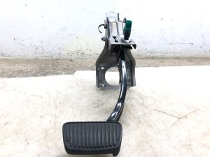 2022-2025 Hyundai Tucson Brake Pedal Assembly with Sensor and Bracket (Used OEM)
