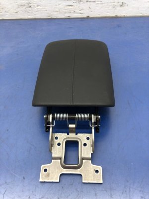 2022-2024 Hyundai Santa Cruz Black Center Console Storage Lid Armrest (Used OEM)
