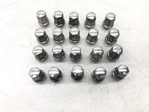 2015-2020 GMC Yukon XL Set of 20 Lug Nuts (Used OEM)