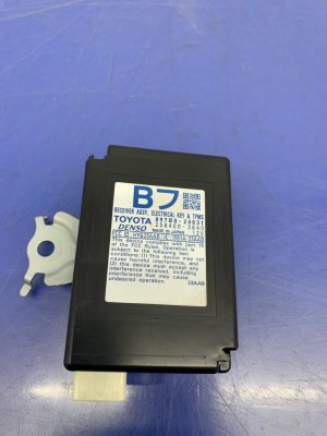 2016-2023 Lexus RC300 Electrical Key and TPMS Receiver Control Module (Used OEM)