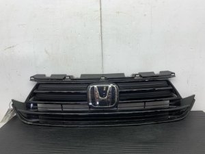 2021-2024 Honda Odyssey Upper Radiator Grille Assembly with Chrome Trim - Front (Used OEM)