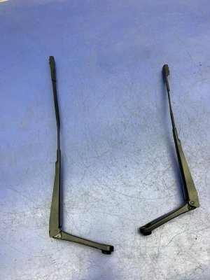2018-2024 Audi S5 Convertible Front Windshield Wiper Arm Set (Used OEM)