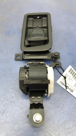 2019-2021 Honda Passport Black Center Seat Belt Assembly - Rear (Used OEM)