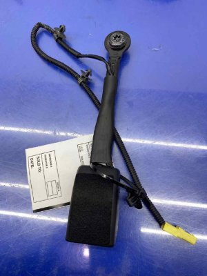 2022-2025 Hyundai Santa Cruz Black Seat Belt Buckle with Electric Connection - Front, Left (Driver) (Used OEM)